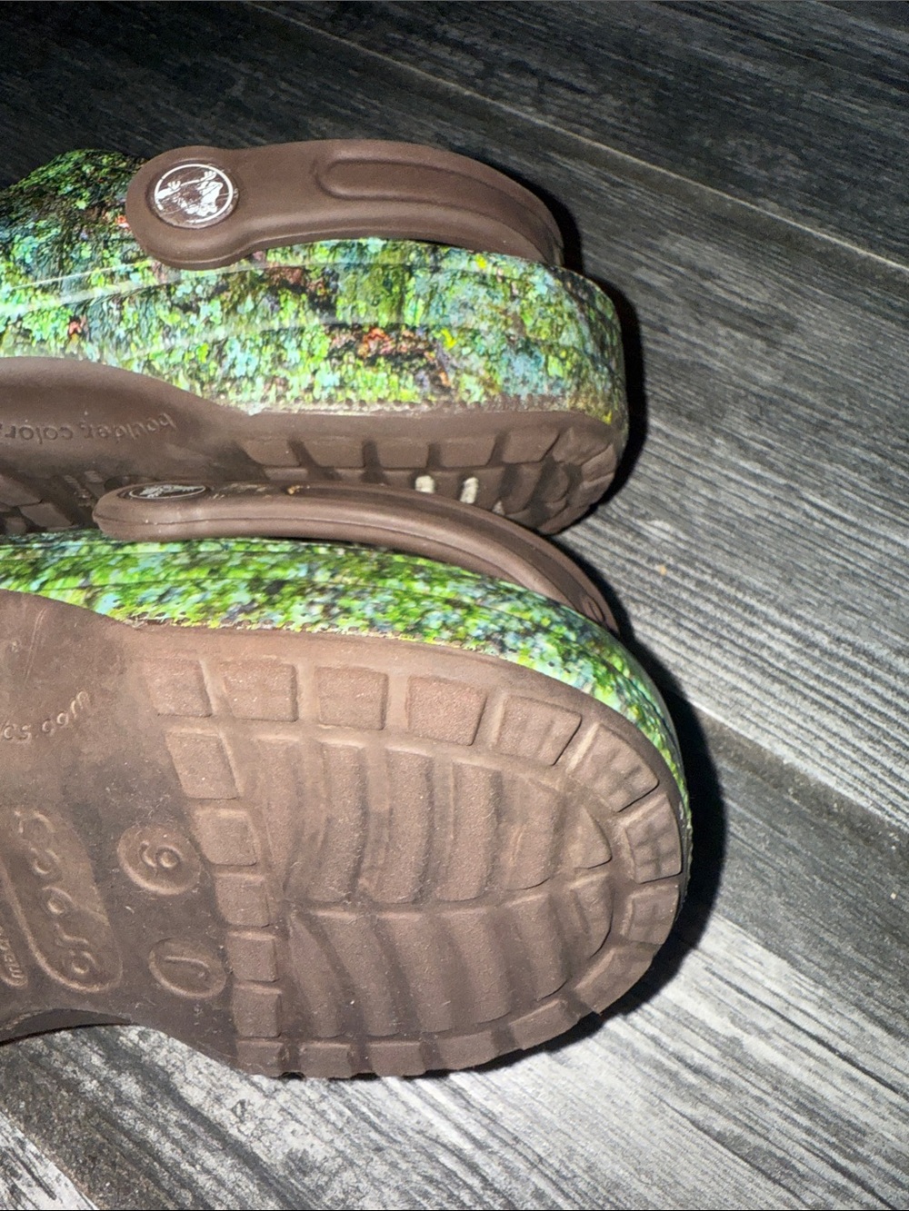 CROCS Women’s Brown & Green Moss-Print Clog - Picture 5 of 6